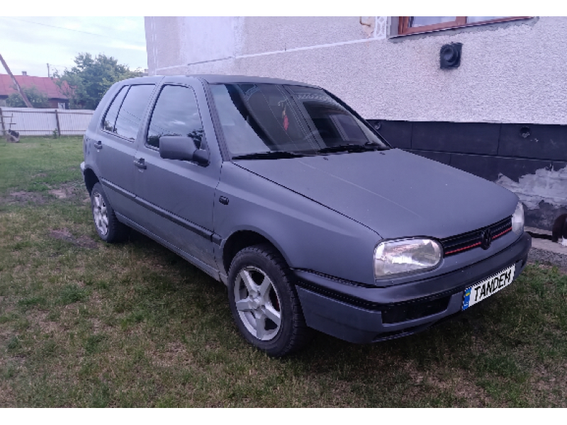 VW Golf у покритті RAPTOR у кольорі RAL 7024 (графітово-сірий)