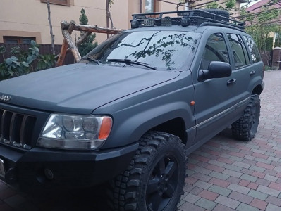 Jeep Grand Cherokee WJ у кольорі RAL 7021 Чорно-сірий
