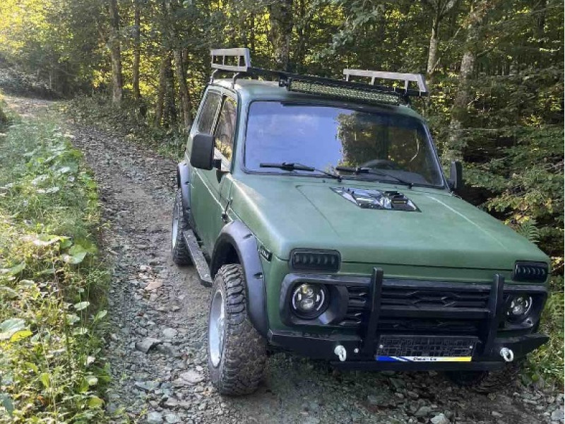 LADA Niva у покритті RAPTOR RAL 6003 Оливково-зелений