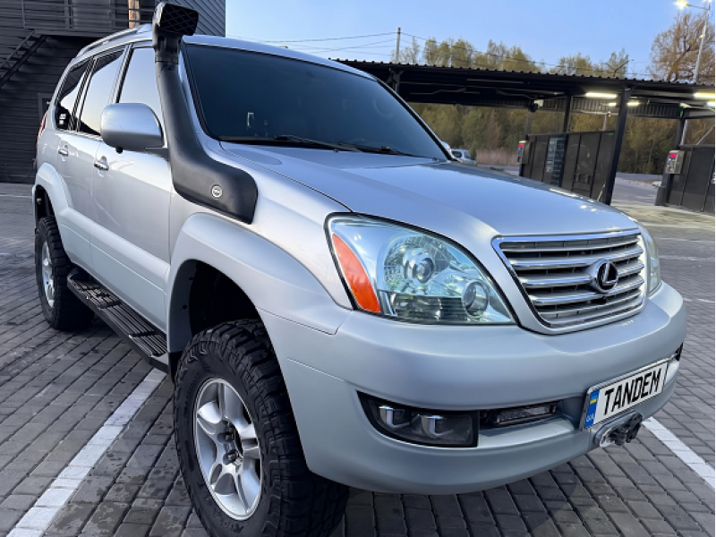 Lexus GX470 у захисному покритті RAPTOR: Антрацитовий сірий + Чорний