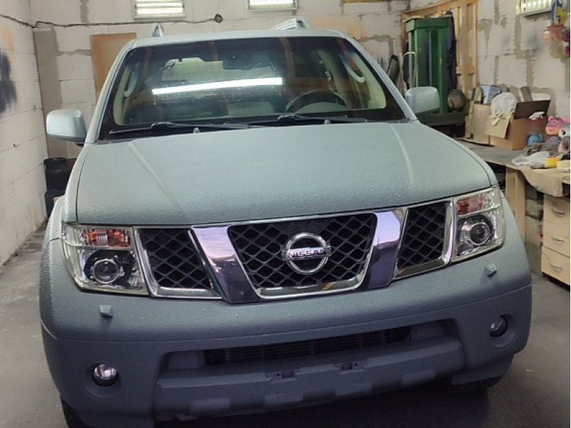 Nissan Pathfinder у кольорі RAL 7011 Залізний сірий