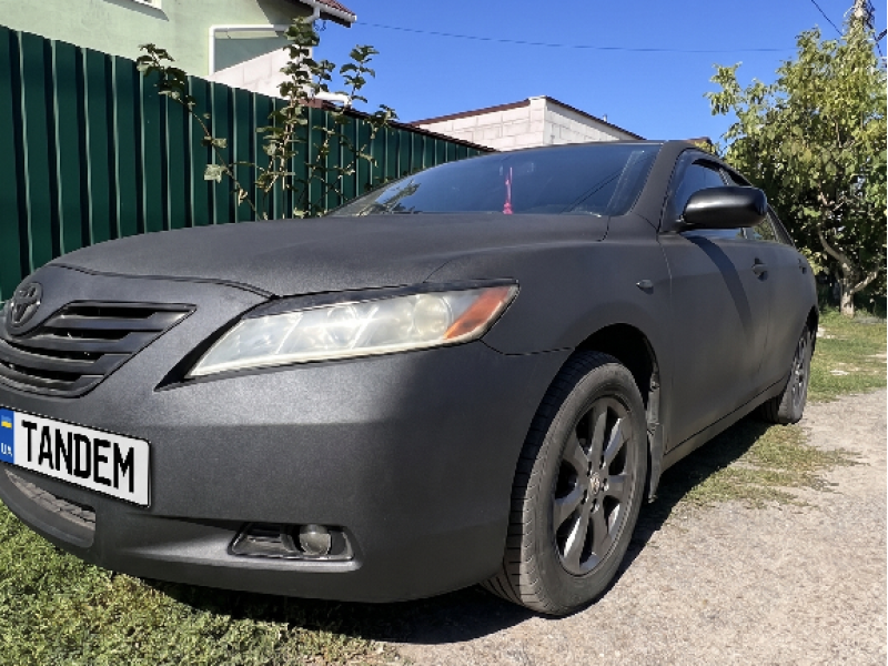 Toyota Camry у RAL 7016 Антрацитовий сірий