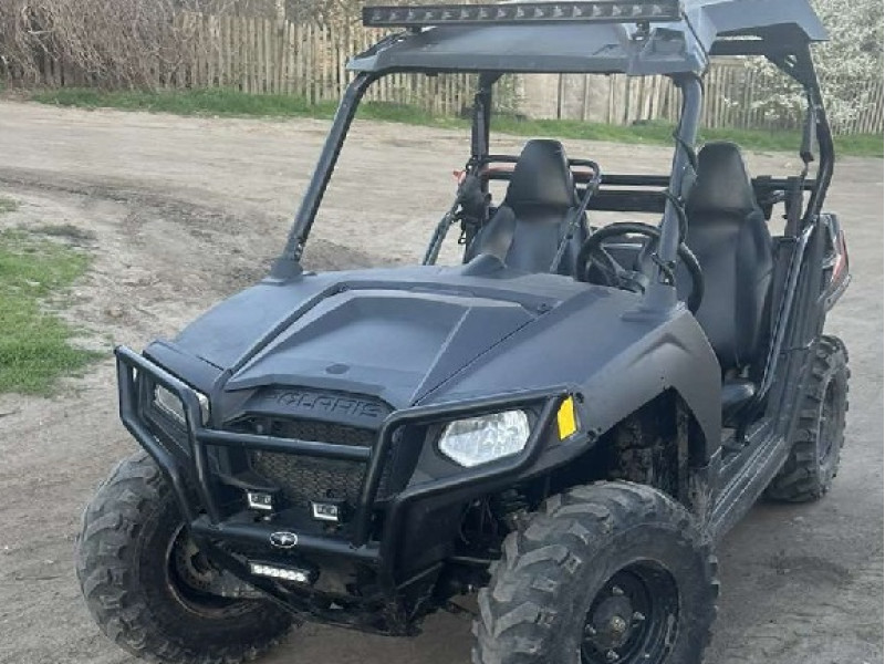 Off-road Polaris у захисному покритті RAPTOR чорного кольору