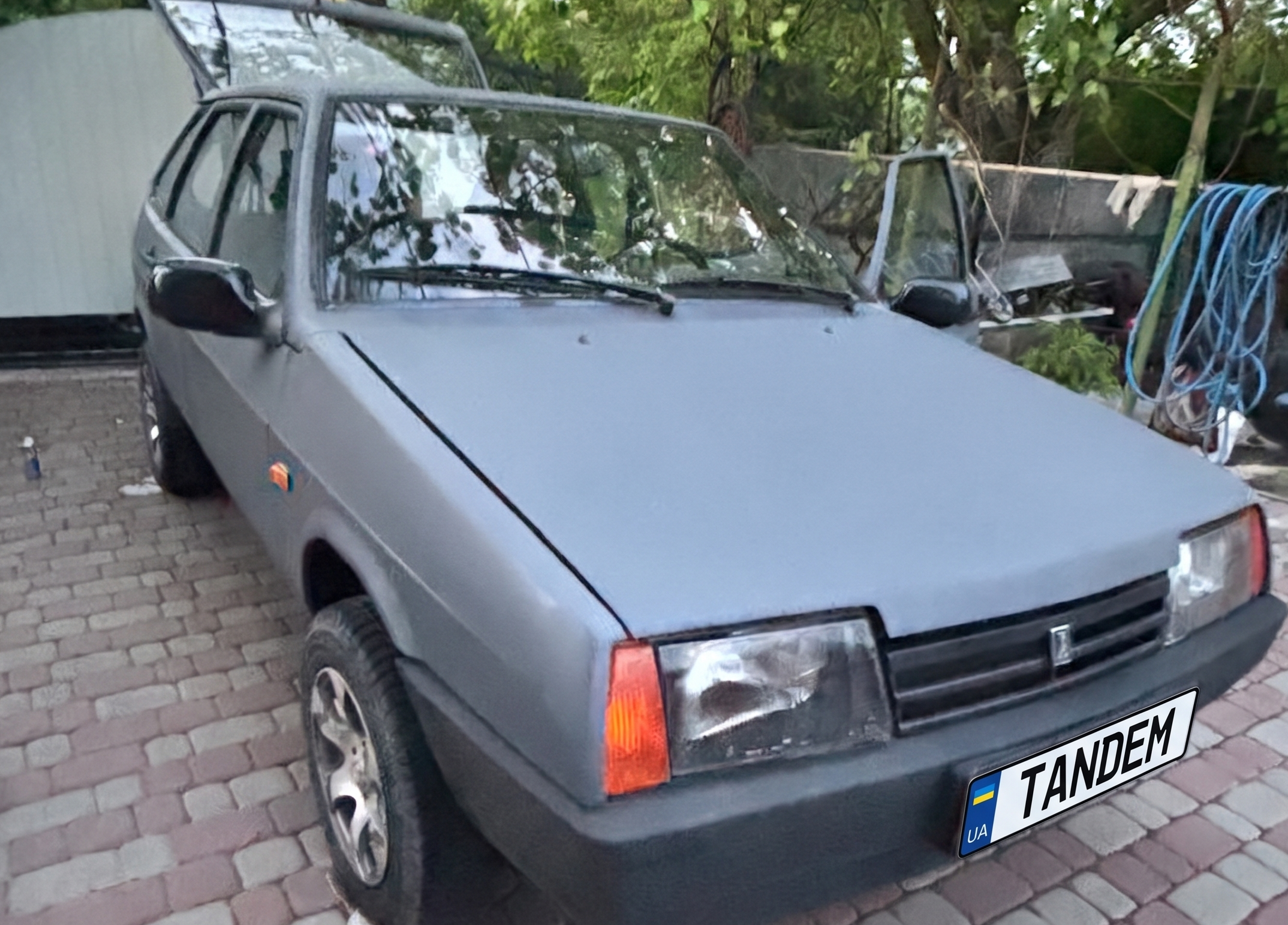 раптор сірий для авто